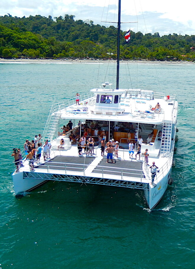 Catamaran Boat Tour Manuel Antonio | Igloo Beach Lodge Hotel in Costa Rica