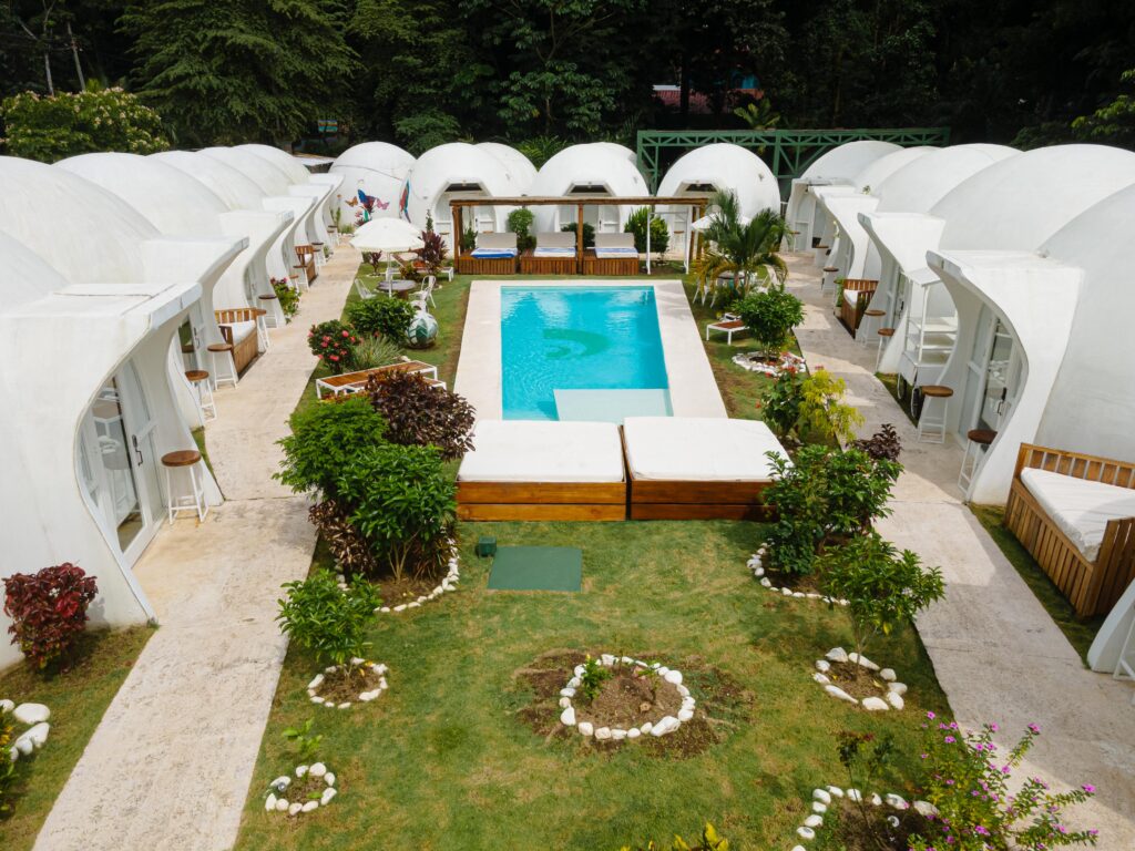Beachfront Hotels in | Igloo Beach Lodge Manuel Antonio