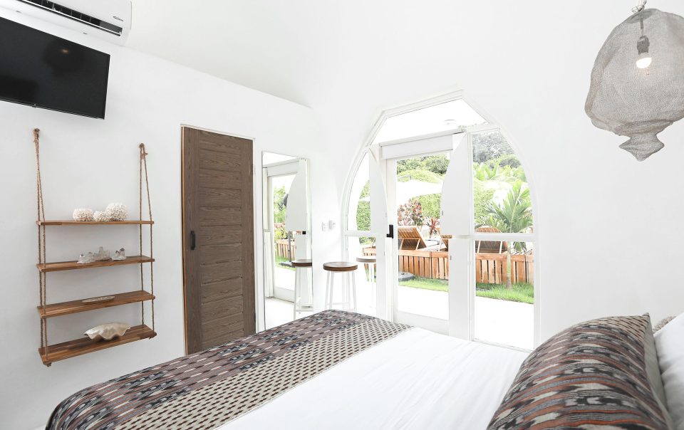 Igloo Beach Lodge hotel near Espadilla Beach in Manuel Antonio Costa Rica